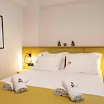 The Bee