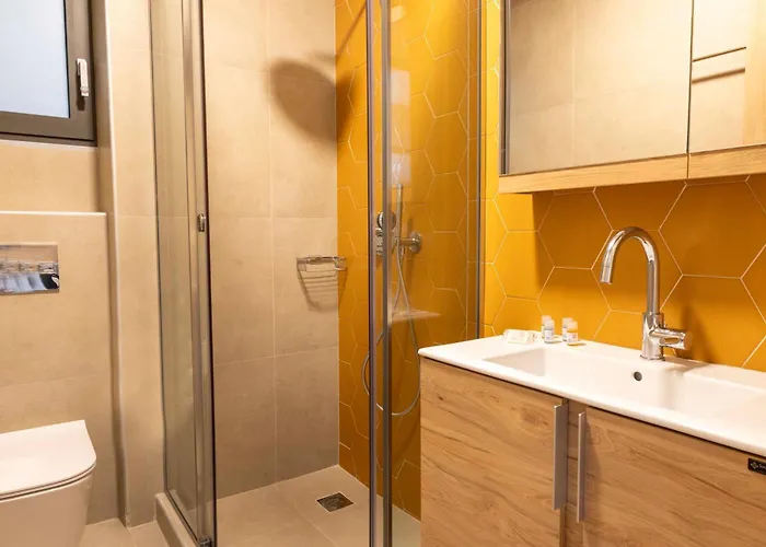 The Bee Apartment *