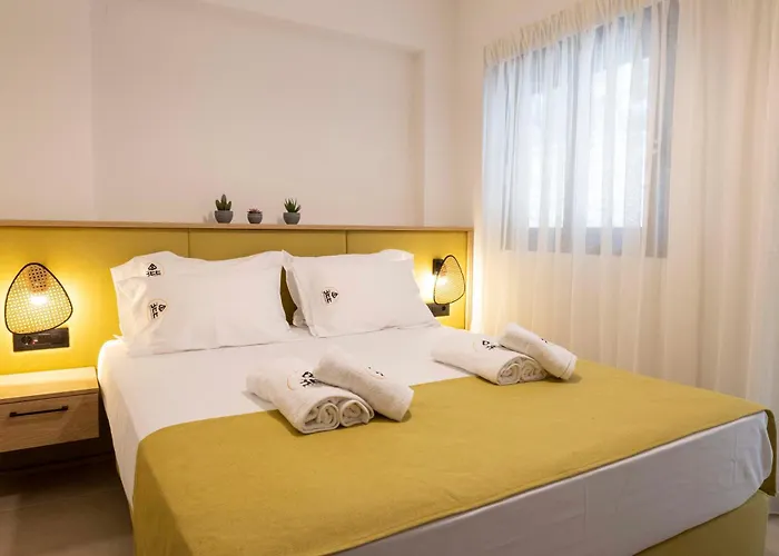 The Bee Apartment *