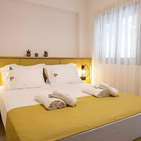 The Bee Apartment *