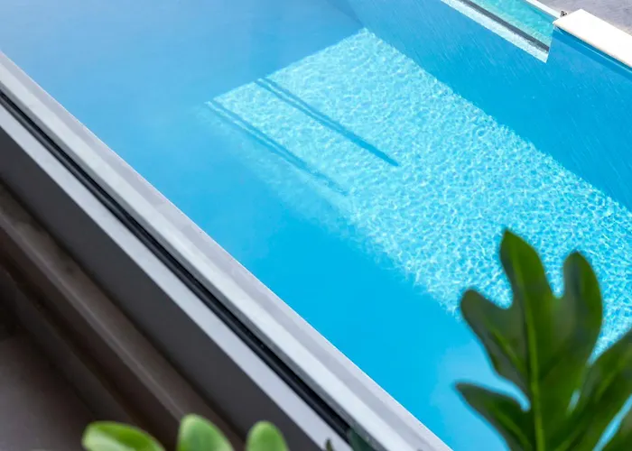 Apartment The Bee Nikiana