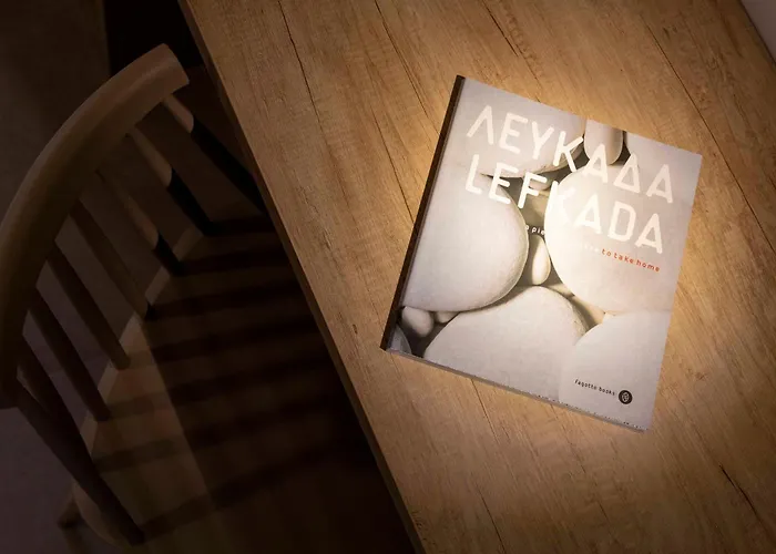 Apartment The Bee Nikiana